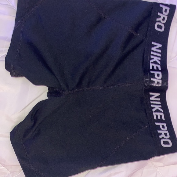 Nike spandex shorts - Picture 4 of 5